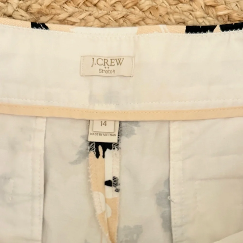 🌾 J. Crew Black and Cream Floral Shorts‎